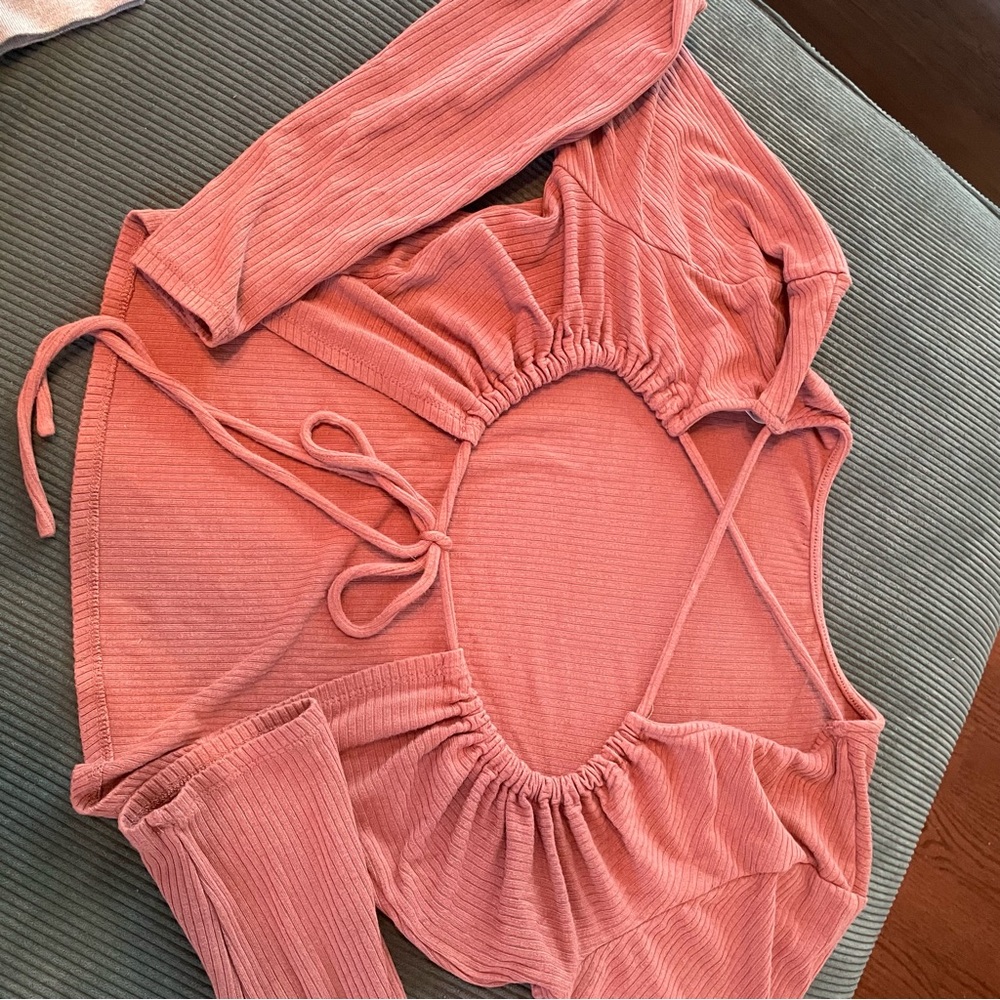 Astr Ribbed Pink backless Top - Picture 2 of 4